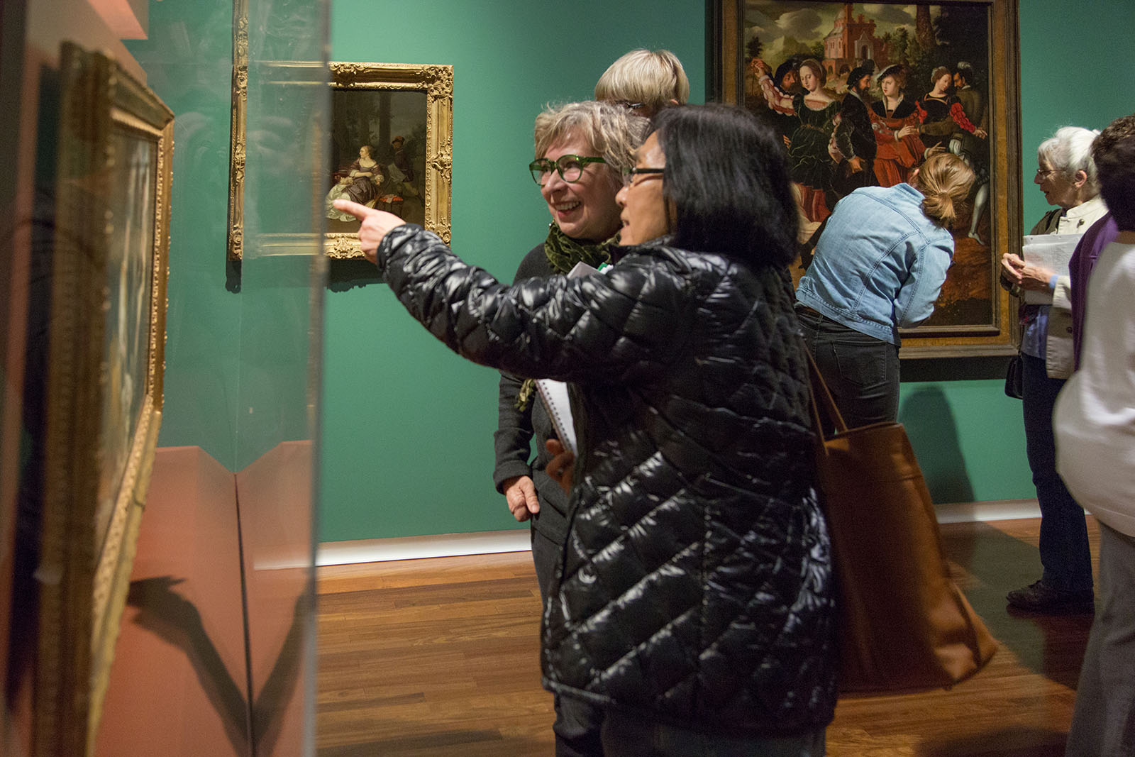 Women enjoying the European gallery