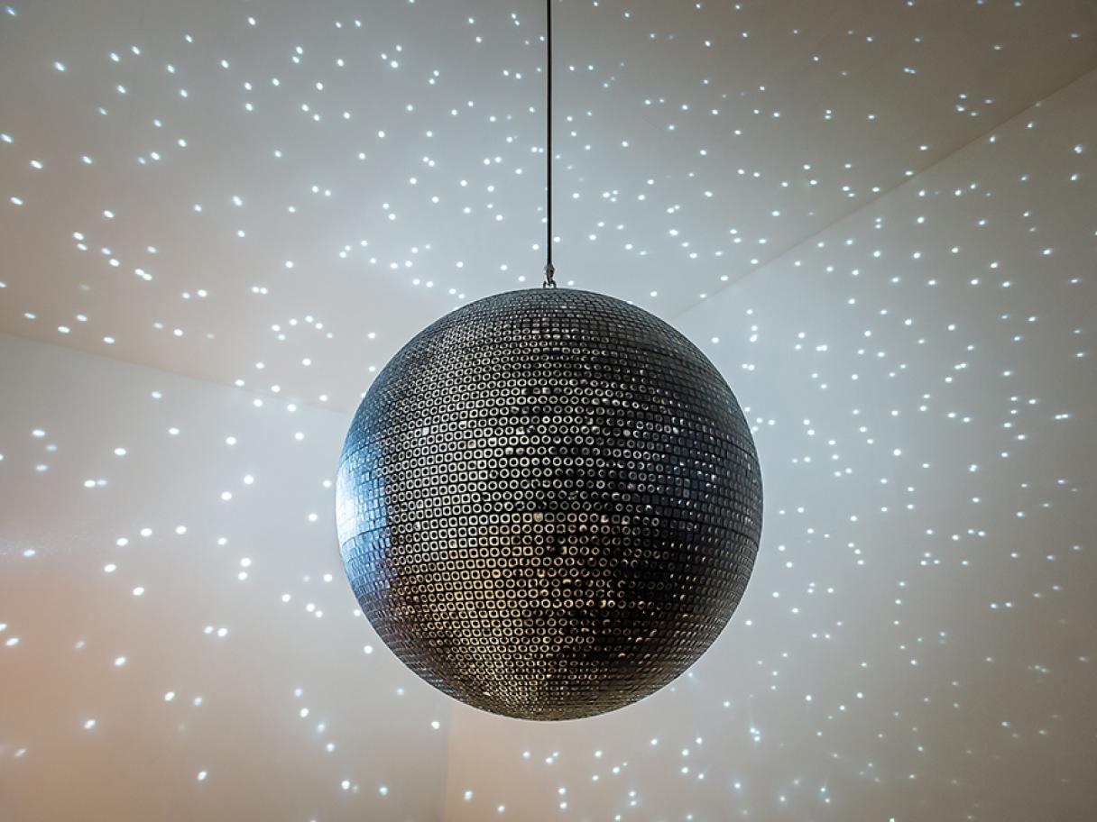 The UMFA's Salt 13 Artist Katie Paterson example work The UMFA's Salt 13 Artist Katie Paterson will be on view in October 27, 2017 to May 20, 2018 at the UMFA.