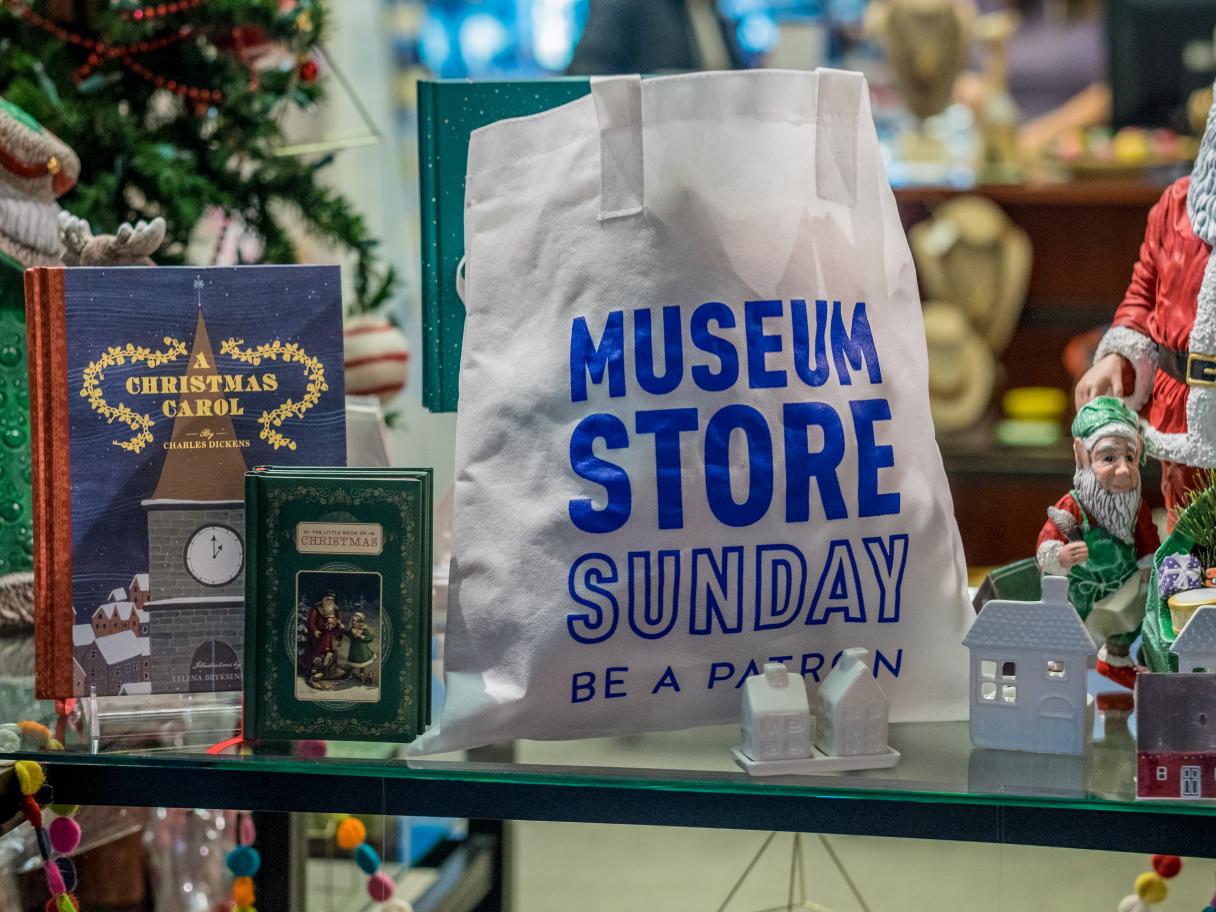 Museum Store Sunday shopping bag at UMFA