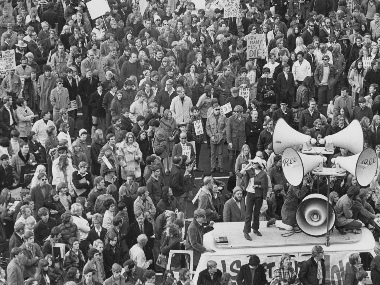 At the University of Utah, a crowd gathers in protest of the Kent State murders, May 1970. University of Utah Archival Photograph collection, P0305, Campus Life: Demonstrations. Special Collections, J. Willard Marriott Library, the University of Utah. 