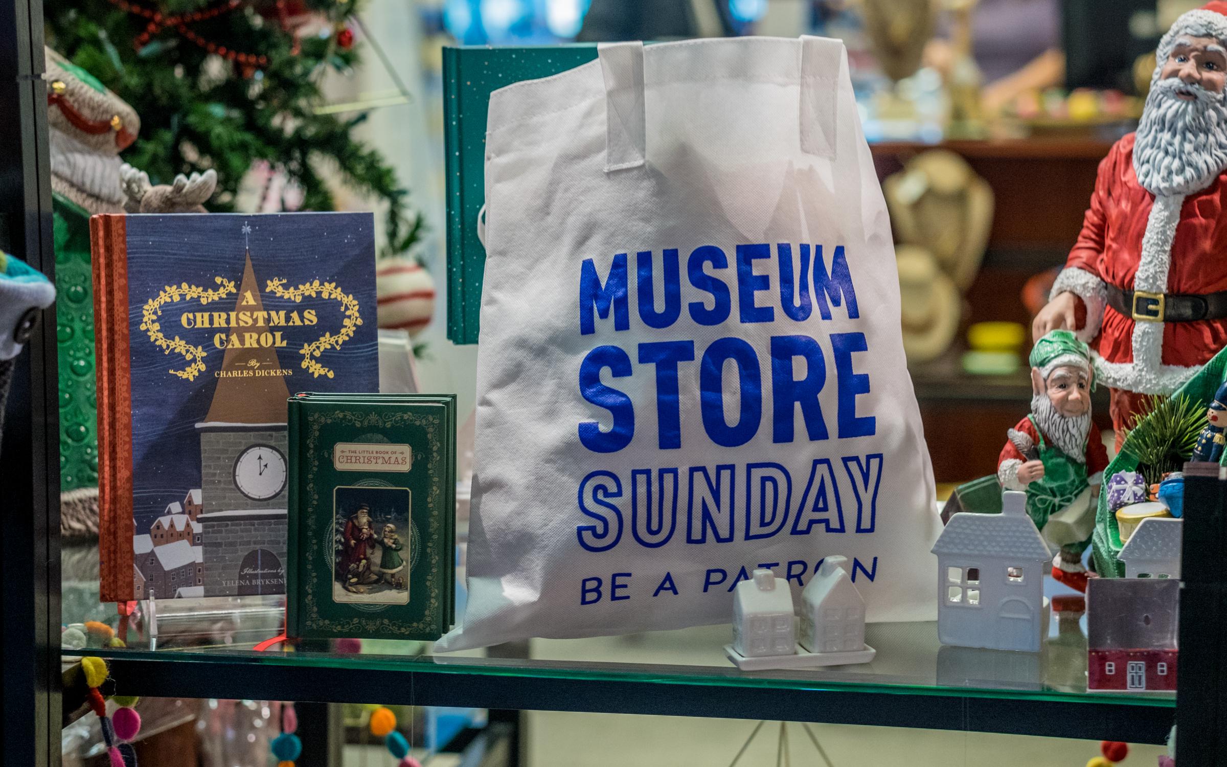 Museum Store Sunday shopping bag at UMFA